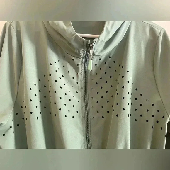 Cali Brand Green Athletic Jacket. Very Thin and Flattering. - Picture 7 of 8